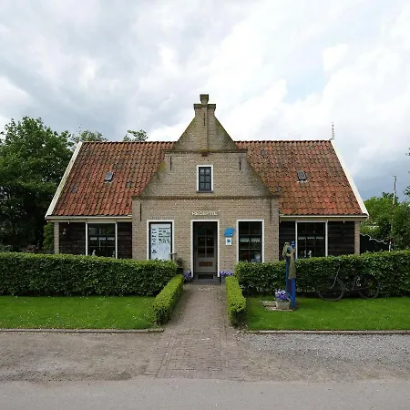 شاليه Comfy Chalet With Dishwasher, Near The Wadden Sea *