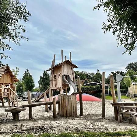 Comfy Chalet With Dishwasher, Near The Wadden Sea *